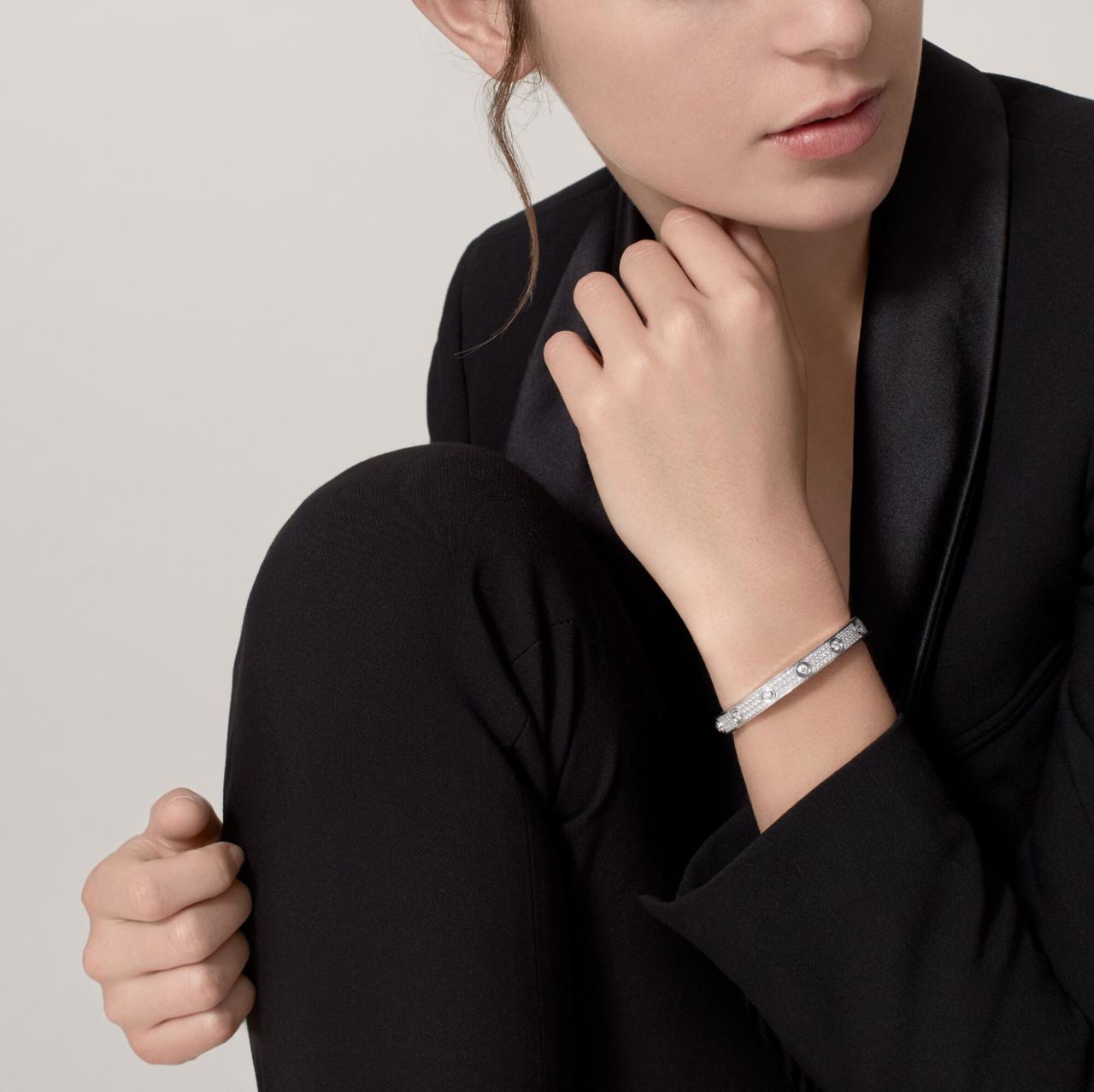 C.ARTIER LOVE BRACELET CLASSIC PAVED 12 DIAMONDS (18K YELLOW GOLD/ROSE GOLD/WHITE GOLD PLATED)