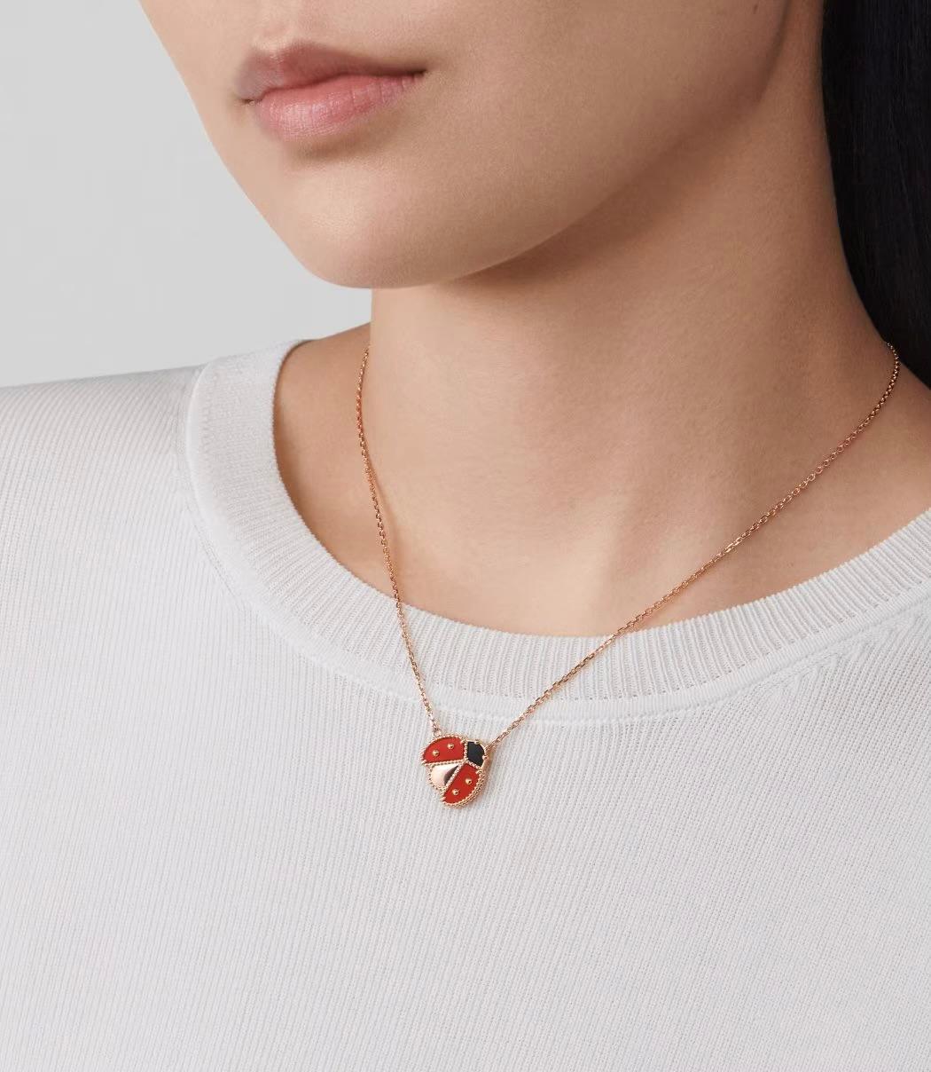 V.ANCLEEF LUCKY SPRING OPEN WINGS LADYBUG PENDANT (18K ROSE GOLD PLATED)