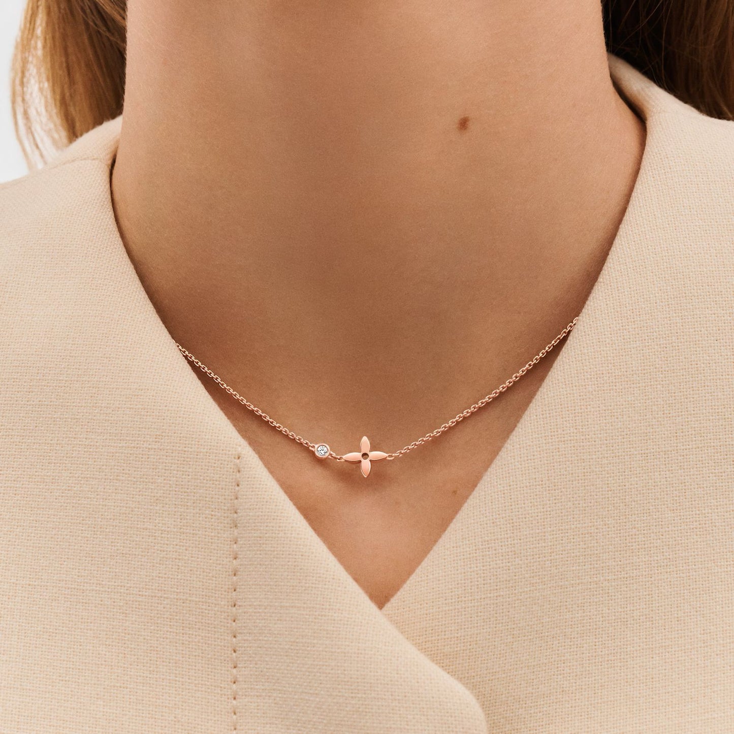 L.V BLOSSOM PENDANT (18K ROSE GOLD PLATED)