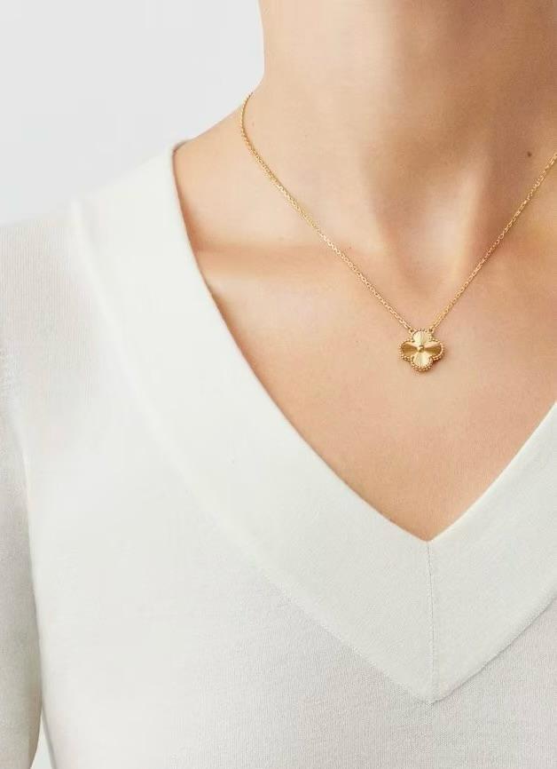 VAN CLEEF NECKLACE SINGLE CLOVER(18K YELLOW GOLD PLATED)
