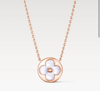L.V COLOUR BLOSSOM SUN PENDANT WHITE SHELL (18K ROSE GOLD PLATED)